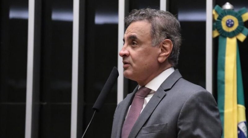 PDT desiste de candidatura ao Senado em Minas Gerais e busca viabilizar Aécio Neves