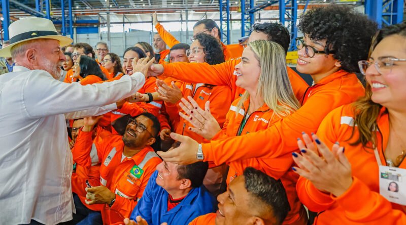 Pesquisa CNT/MDA revela que 36% dos brasileiros consideram o governo Lula ruim ou péssimo, enquanto 35% o avaliam como ótimo ou bom