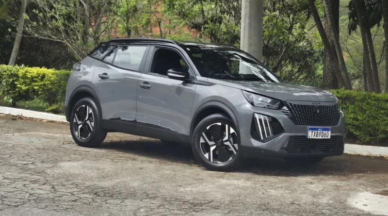 Peugeot reconsidera plano de eletrificação total de veículos até 2030