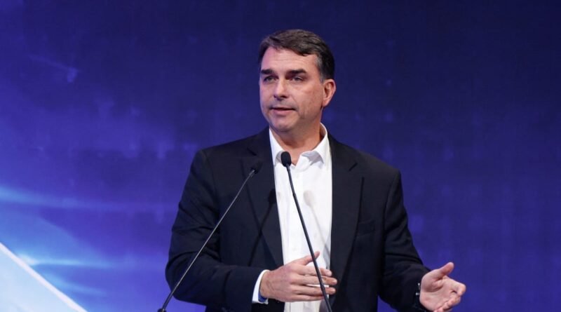 PF inicia investigação sobre filiação de Flávio Bolsonaro ao Missão