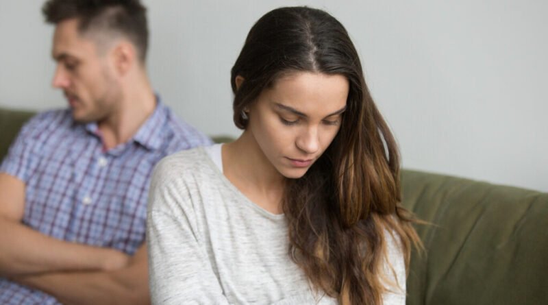 Psicóloga Carol R. Hughes alerta para o impacto emocional do divórcio dos pais nas relações futuras das crianças