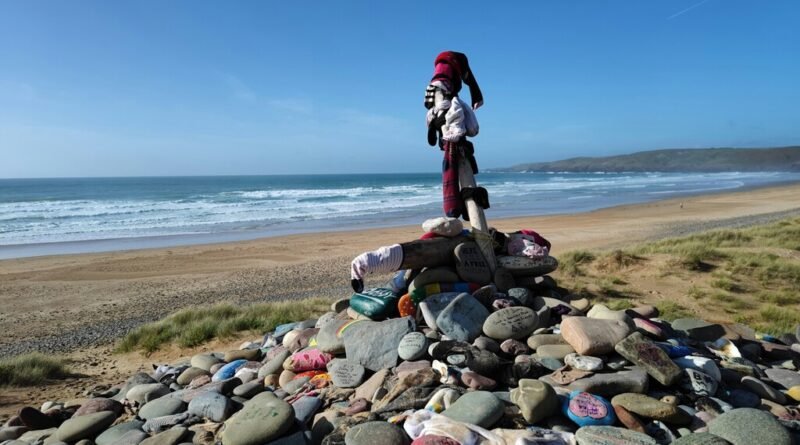 Reino Unido desiste de cabo submarino de 430 milhões de libras após protestos de fãs de Harry Potter sobre local que afetaria túmulo de Dobby