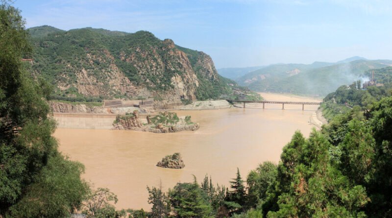 Rio Amarelo muda de cor após plantio de árvores na China que transformou deserto em vegetação