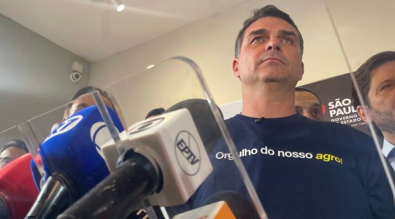 Setor de Etanol Rejeita Comparação de Flávio Bolsonaro com 'Reduflação' e Afirma que Declarações do Candidato São Enganosas