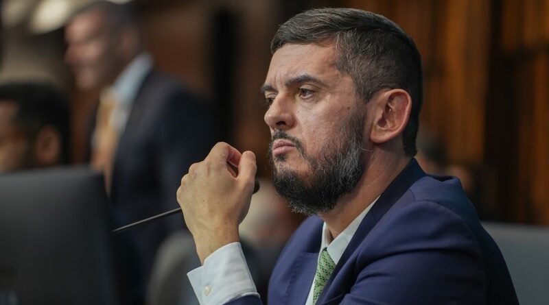 STF aceita denúncia e torna Rodrigo Bacellar réu em processo judicial