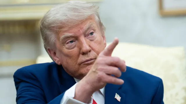 Trump compartilha imagem de IA sugerindo terceiro mandato, prática proibida nos Estados Unidos