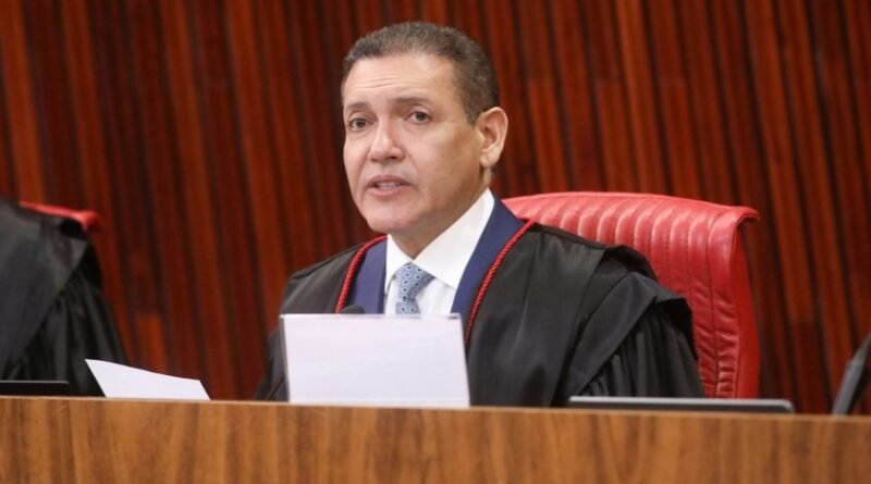 TSE agenda nova reunião sobre IA de Bolsonaro para terça-feira