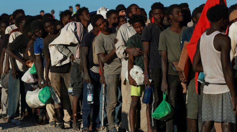 União Europeia pressiona Meta e TikTok a intensificarem ações contra desinformação diante do aumento de migrantes em Ceuta