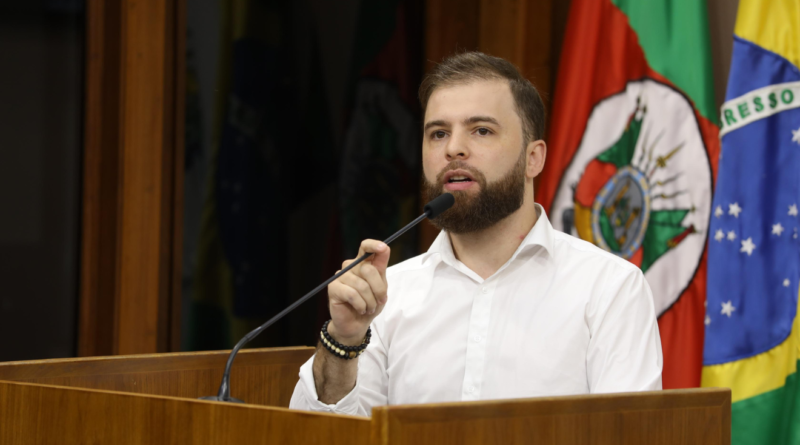 Vereador Hiago Morandi é condenado a indenizar prefeito Adiló por declarações na Câmara de Caxias do Sul