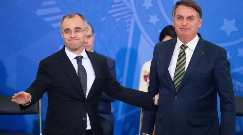 Afastamento de Andrei Rodrigues por Mendonça evoca interferências de Bolsonaro na PF