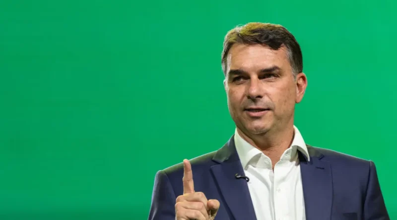 Alcolumbre menciona recursos para 'Dark Horse' em resposta à pressão por impeachment de Moraes