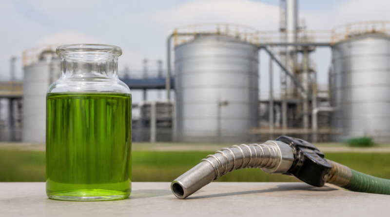 ANP implementa novas medidas para combater desvio de etanol hidratado para produção de bebidas ilegais