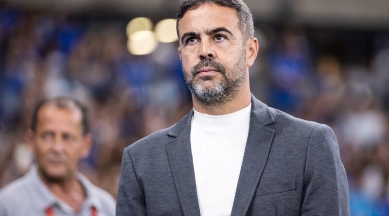 Artur Jorge atribui derrota para o Santos a desempenho fraco na primeira etapa