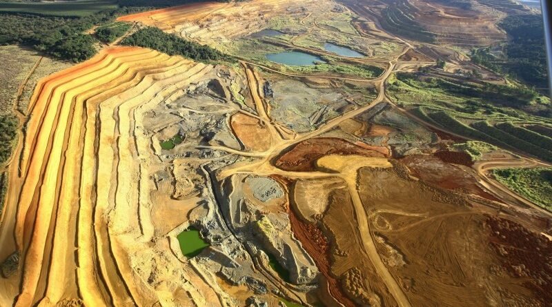 Brasil enfrenta desafio de converter riqueza mineral em tecnologia