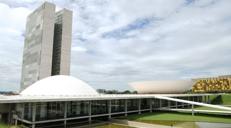 CCJ do Senado aprova texto-base da PEC de Segurança Pública