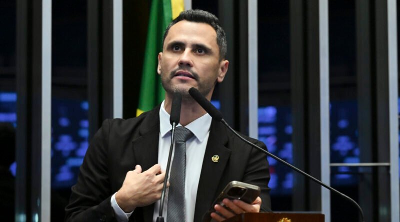 Cleitinho lidera com 37% das intenções de voto em Minas Gerais, seguido por Patrus com 13% e Kalil com 11%, segundo Datafolha