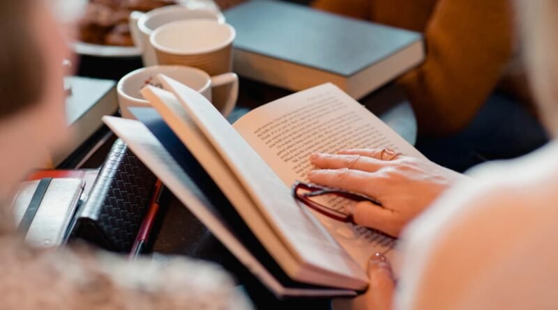 Clube do Livro do Sindjors recebe a jornalista Susana Vernieri em evento literário