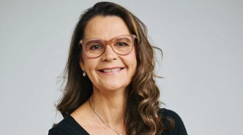 Denise Marusiak analisa relações que transcendem o tempo
