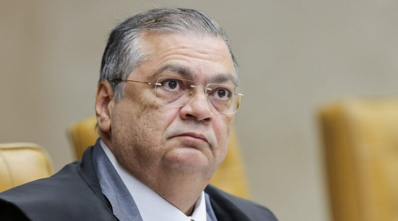 Dino revoga sigilo de inquérito sobre Dark Horse que investiga desvio de emendas em SP e conexões com PCC e Frias