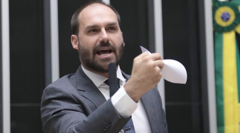 Eduardo Bolsonaro promete revelar julgamento do STF nos EUA para solicitar novas sanções