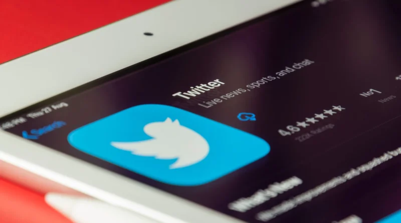 Elon Musk impede uso do nome Twitter em nova rede social e revela detalhes do conflito