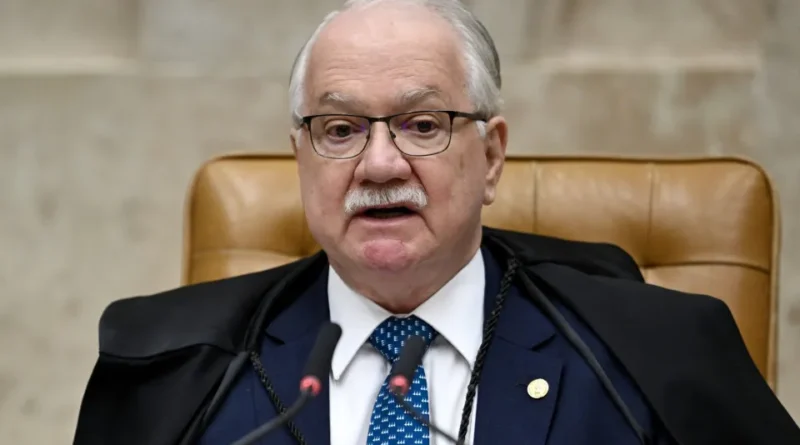 Fachin afasta Mendonça de investigação sobre Moraes e determina suspensão de apurações do Master e INSS