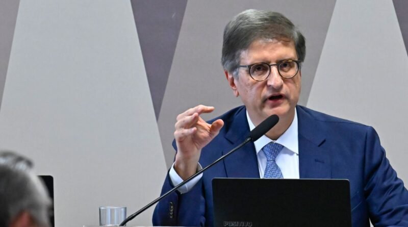 Gonet nega qualquer relacionamento próximo com o senhor Vorcaro
