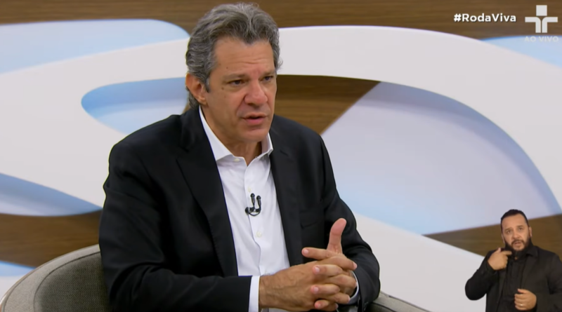 Haddad afirma que Flávio não consegue explicar rachadinha
