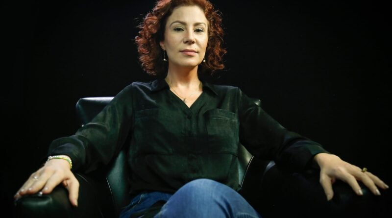 Justiça do DF autoriza apreensão de bens de Carla Zambelli por dívida