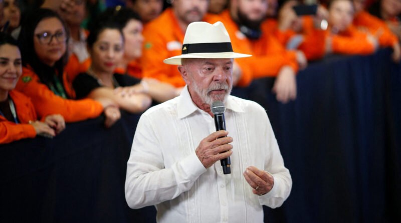 Lula afirma a pastores que vermelho do PT representa o sangue de Cristo, barba remete a Jesus e considera Trump um amigo