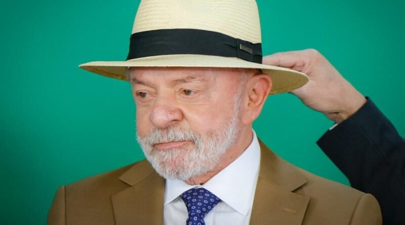 Lula critica Flávio em vídeo e menciona trabalho em escala 3 X 4