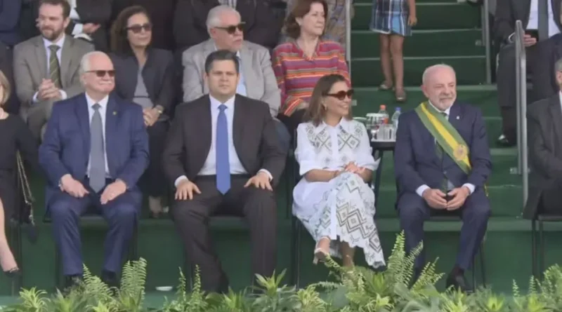 Lula reúne Fachin, Alcolumbre e Motta no Dia da Independência
