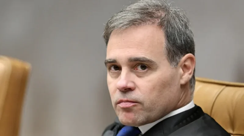 Mendonça afirma ter sido monitorado pela PF, mas decisão não confirma vigilância ou espionagem