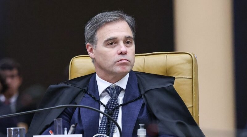 Mendonça menciona gravíssimos fatos e defende o afastamento de Andrei