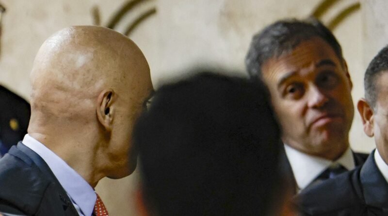 Mendonça solicita à PF cópia de HD relacionado a Vorcaro entregue a ministros