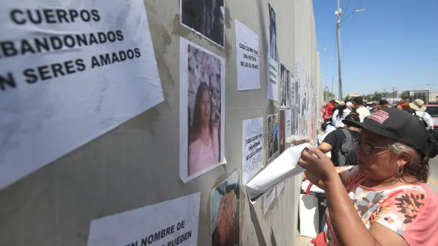 México realiza enterro de 117 corpos não identificados na fronteira com os EUA