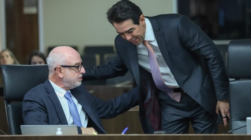 Ministros do TCU fazem críticas ao STF e apoiam Dantas na Corte