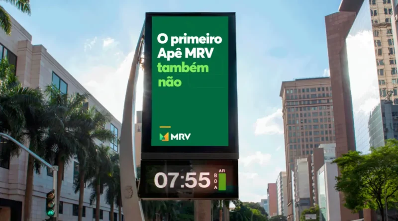 MRV utiliza mídia exterior digital em Porto Alegre para reconhecer trabalho dos corretores
