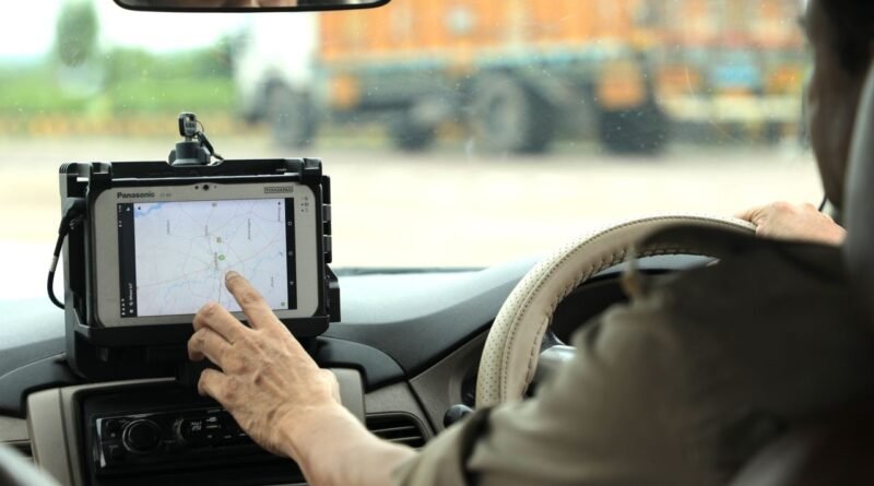 O impacto do GPS, desenvolvido para fins militares, na transformação do mundo contemporâneo