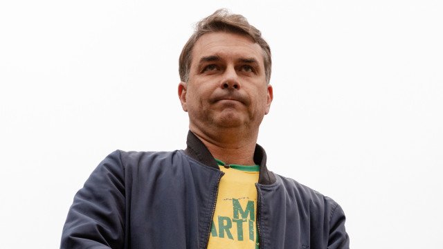PF identifica Flávio Bolsonaro como intermediário de Vorcaro no caso Master