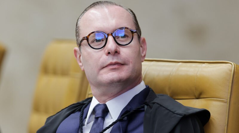 Polícia Federal repassa dados de celular de Vorcaro a Zanin e Gilmar Mendes, conforme STF