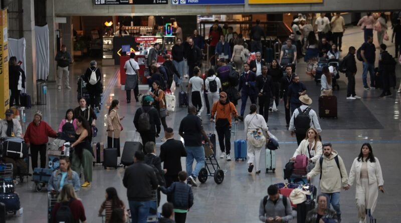 Reforma tributária eleva custo das passagens aéreas em 16,1%, aponta associação
