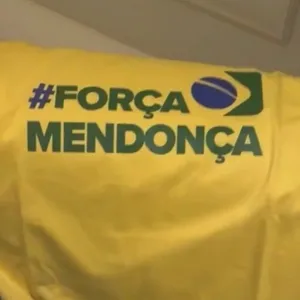 Ricardo Nunes promove distribuição de camisas em apoio a André Mendonça em ato na Paulista