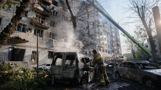 Rússia retoma ataques a Kiev após visita de enviados dos EUA