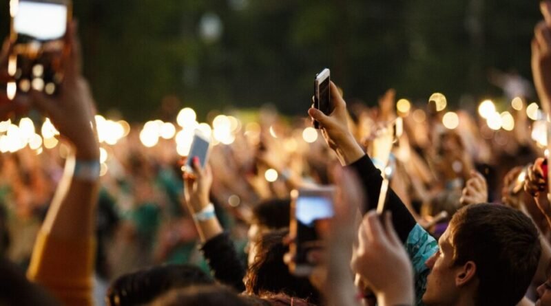 Sete medidas essenciais para evitar fraudes digitais em festivais de música