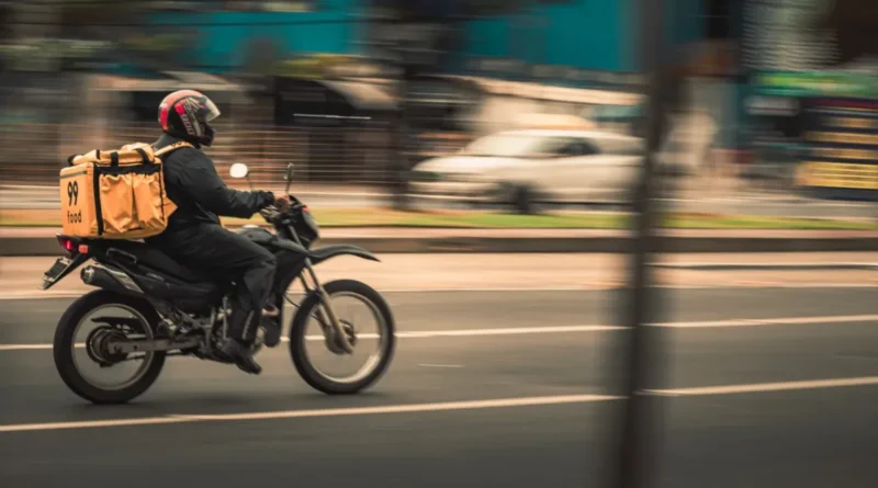 Startup inova para simplificar compra e aluguel de motos elétricas