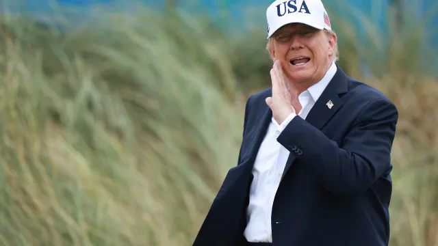 Trump sugere permanência dos EUA no Irã para controle do petróleo