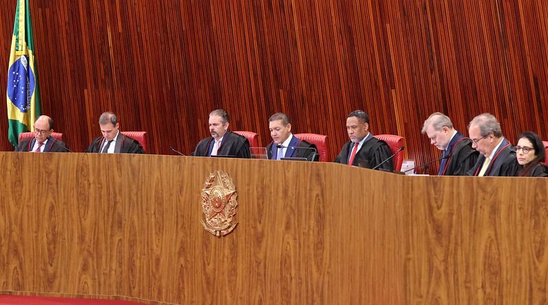 TSE decide não multar Flávio Bolsonaro e estabelece critérios para deepfake