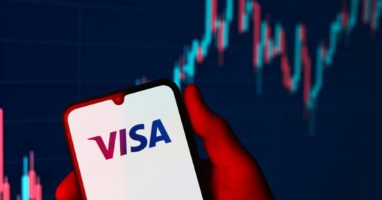 Visa e IFC firmam parceria para impulsionar pagamentos digitais em mercados emergentes