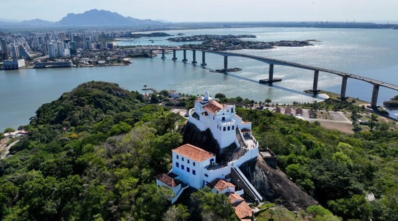 Vitória é a capital brasileira com melhor qualidade de vida, destacando-se por suas praias urbanas e infraestrutura de luxo